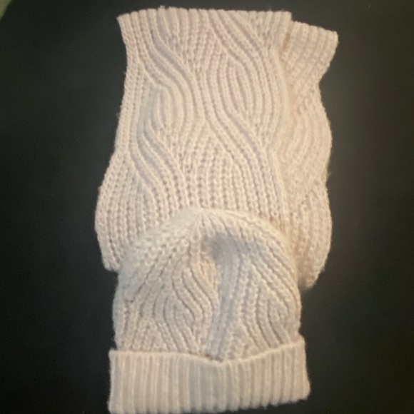 Cozy Soft Pink  Knit Hat & scarf set - Picture 2 of 7